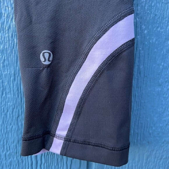Lululemon Run Inspire Crop 6 Black Pink White Striped Legging Capri - Picture 3 of 4
